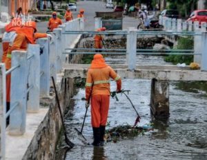 LIMPEZA DE BOCAS-DE-LOBO OU BUEIROS